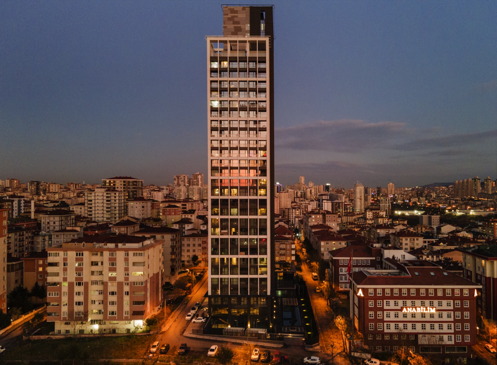 Roya Nova gece, şehir